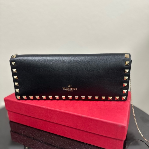 Valentino Garavani Rockstud bracelet clutch (black) - Picture 2 of 4